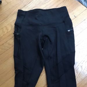 black lululemon leggings